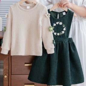 SHEIN Vintaside Kids 2pcs Set Young Girl Casual Long Sleeve Top With 3D Floral Decor And Floral Embroidered Sleeveless Dress, Autumn